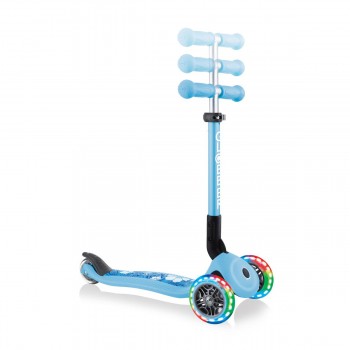 GLOBBER  Junior Foldable Fantasy Lights, Scooter blue, pastel blue flowers ( 433-200 ) GLOBBER  Junior Foldable Fantasy Lights, Scooter blue, pastel blue flowers ( 433-200 )