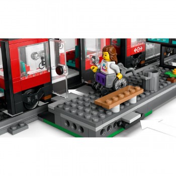 LEGO® City Downtown Streetcar & Station (60423) LEGO® City Downtown Streetcar & Station (60423)
