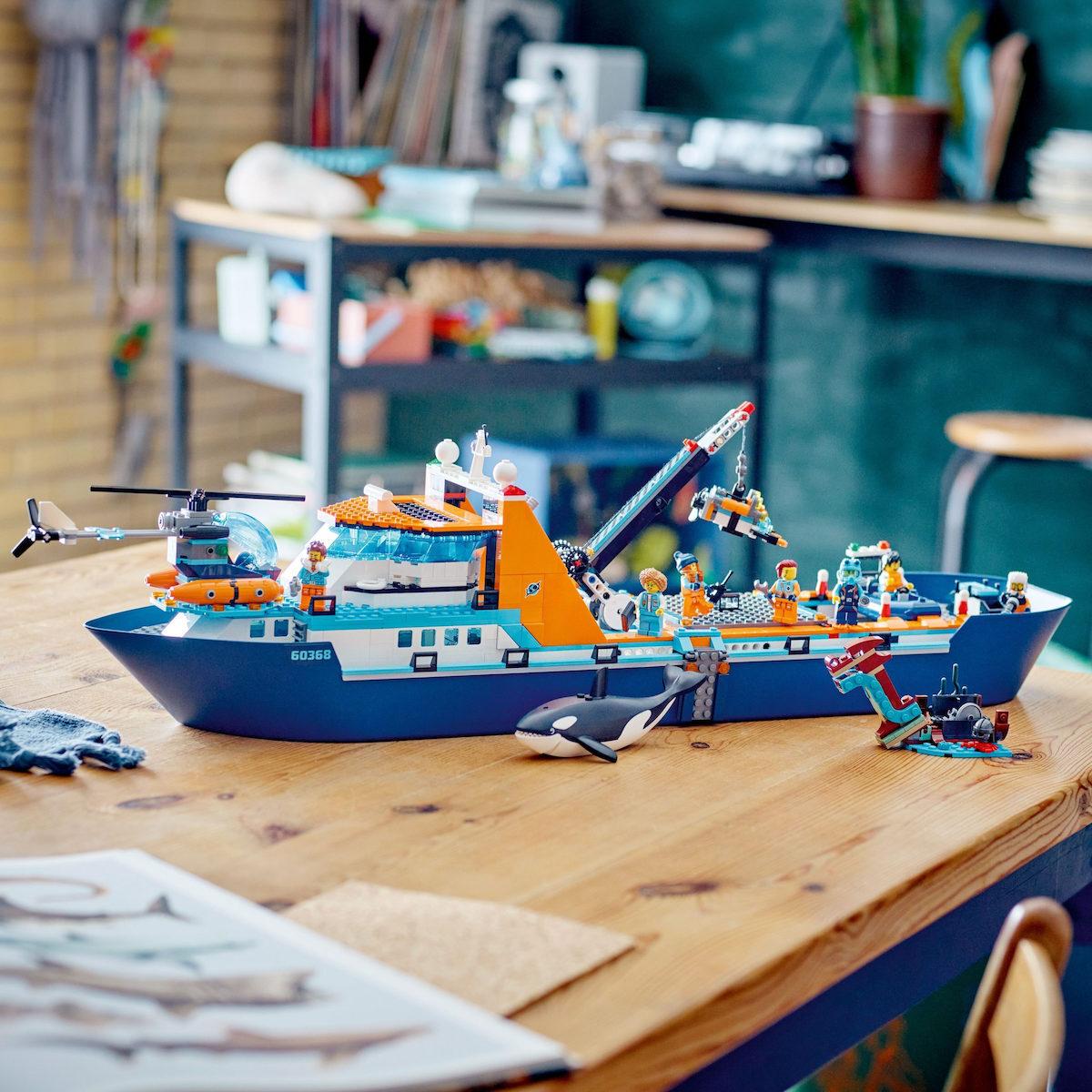LEGO® City Arctic Explorer Ship (60368) LEGO® City Arctic Explorer Ship (60368)