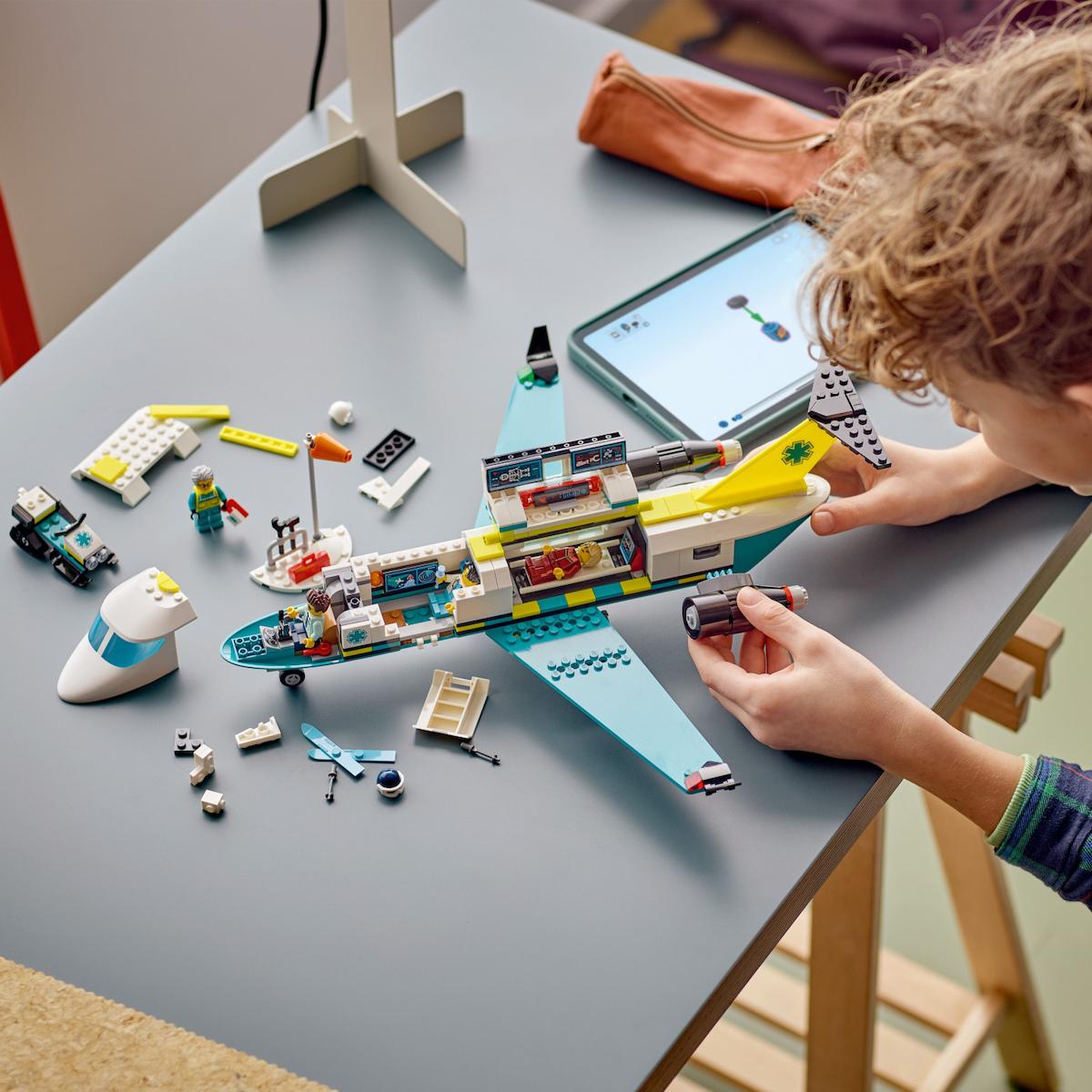 LEGO City Emergency Air Ambulane Airplane (60465)
