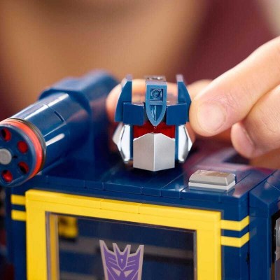 LEGO Icons Transformers Soundwave (10358) LEGO Icons Transformers Soundwave (10358)
