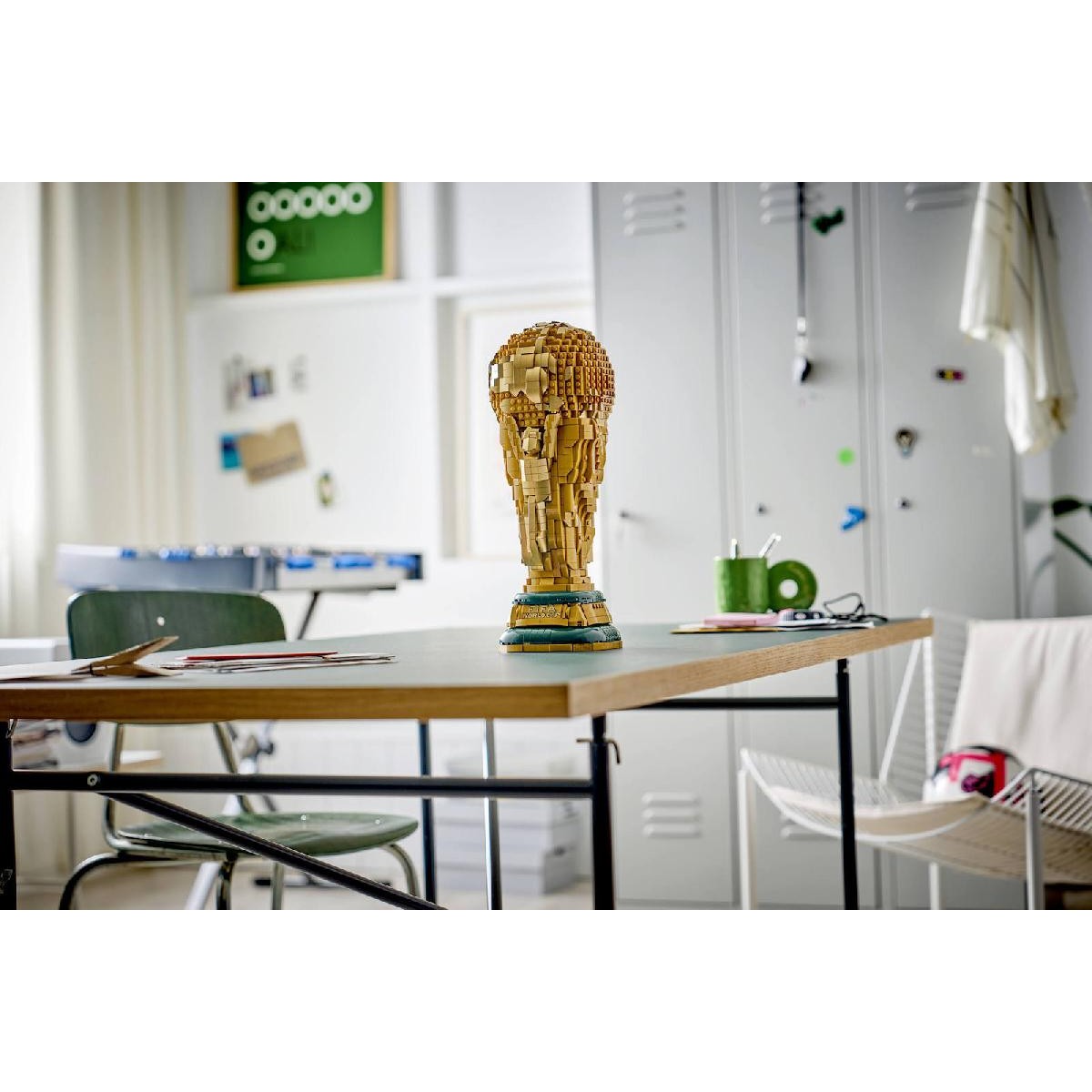 LEGO® Editions Sets FIFA World Cup Official Trophy (43020)