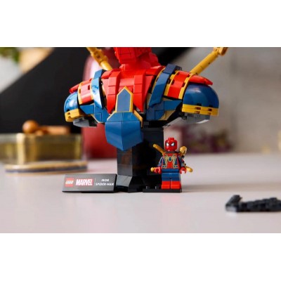 LEGO® Super Heroes Iron Spider-Man Bust (76326) LEGO® Super Heroes Iron Spider-Man Bust (76326)