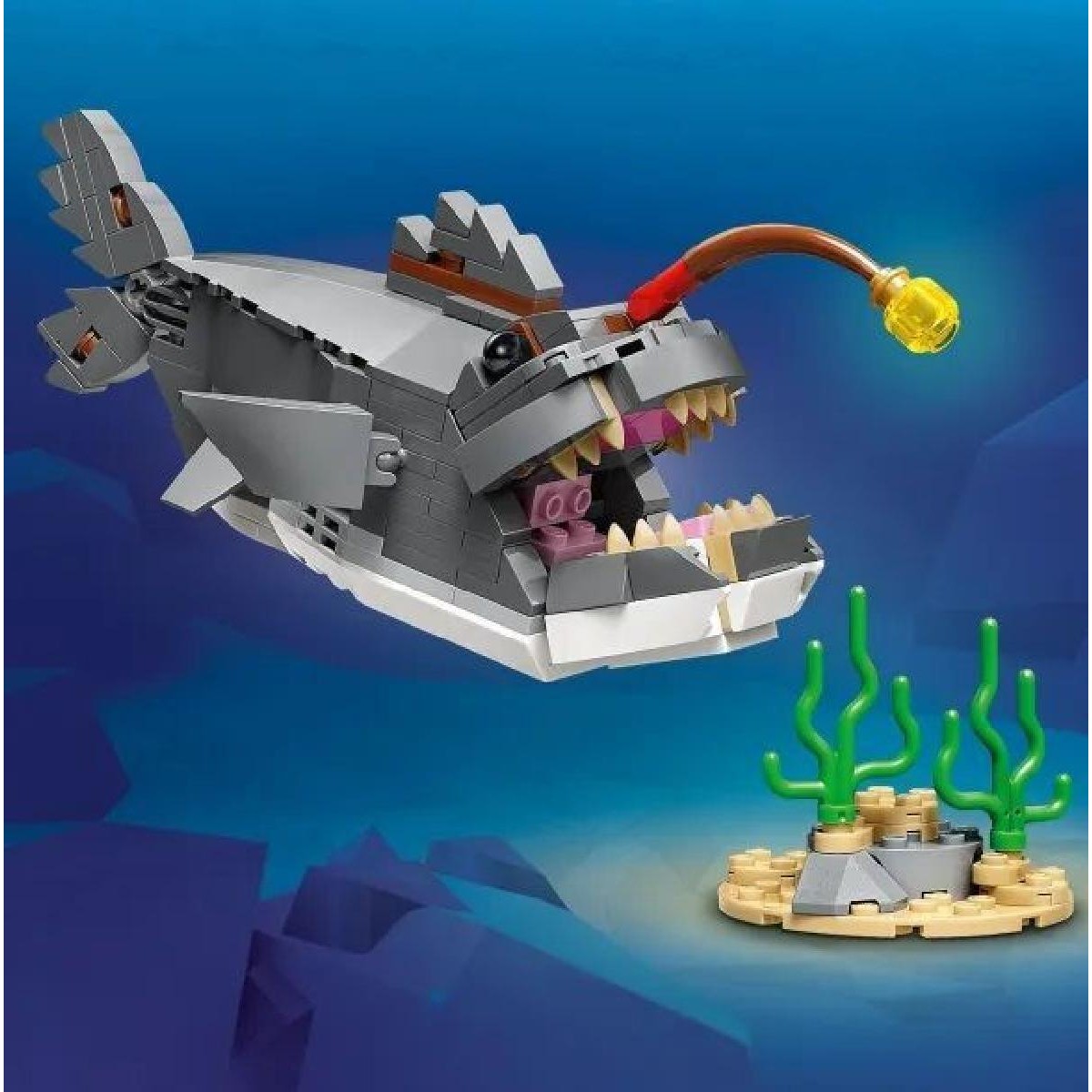 LEGO® Creator 3in1 Fierce Shark With A Treasure Chest (31381) LEGO® Creator 3in1 Fierce Shark With A Treasure Chest (31381)