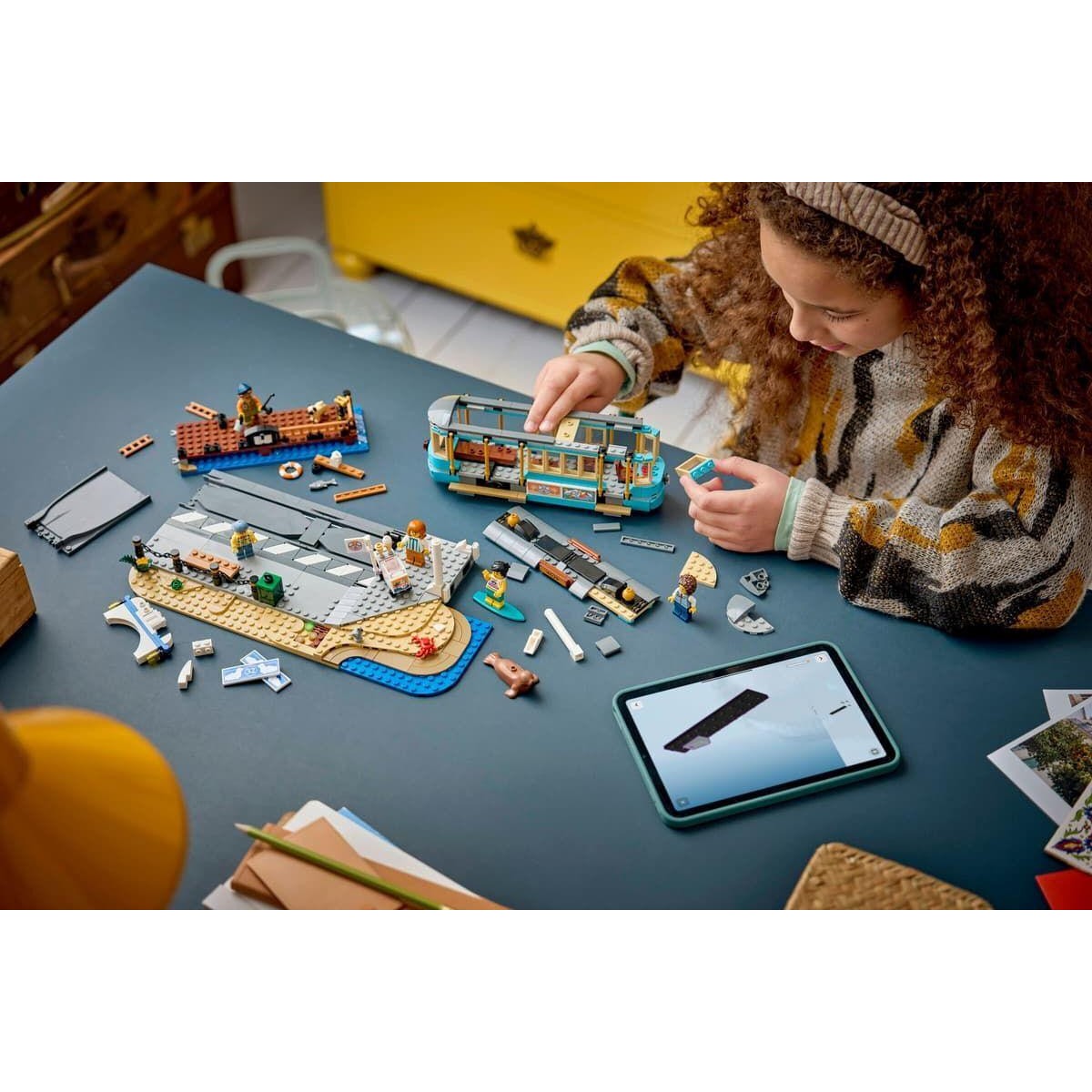 LEGO® City Classic Beach Streetcar (60506)