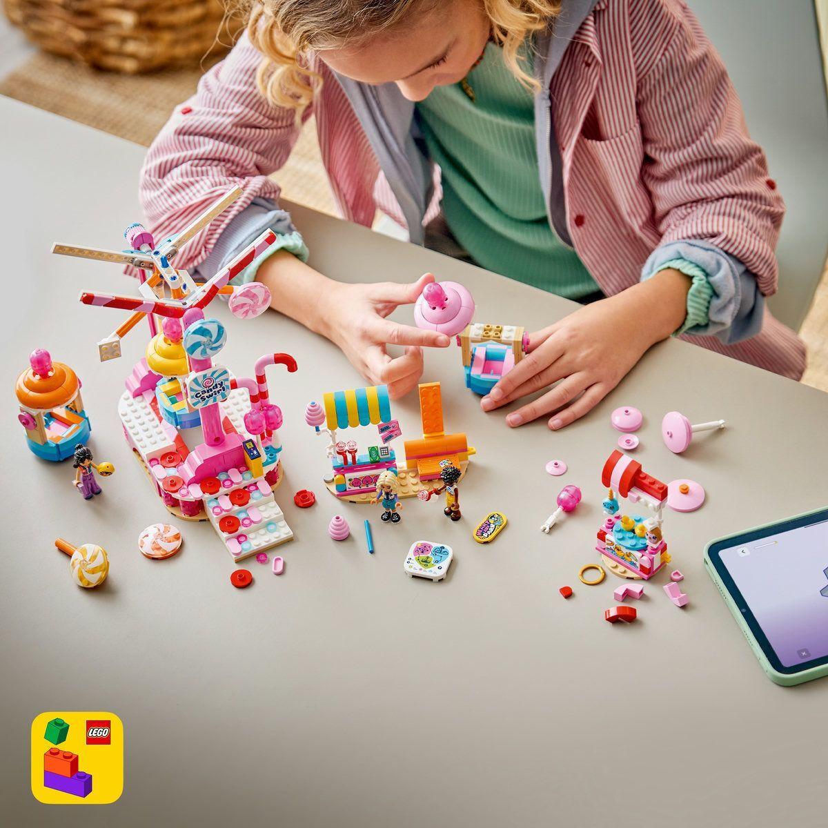 LEGO® Friends Candy & Cupcake Ferris Wheel (42700)