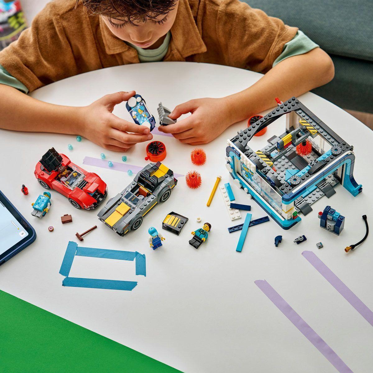 LEGO® City Drive-Through Car Wash (60497)