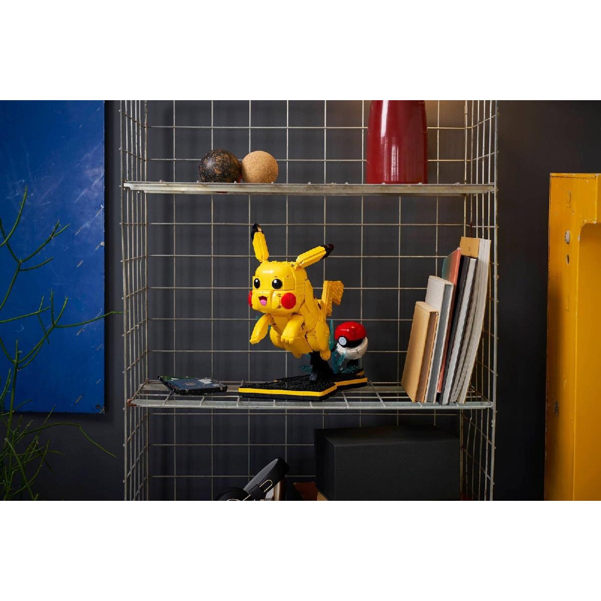 LEGO® Pokemon: Pikachu & Poke Ball (72152) LEGO® Pokemon: Pikachu & Poke Ball (72152)