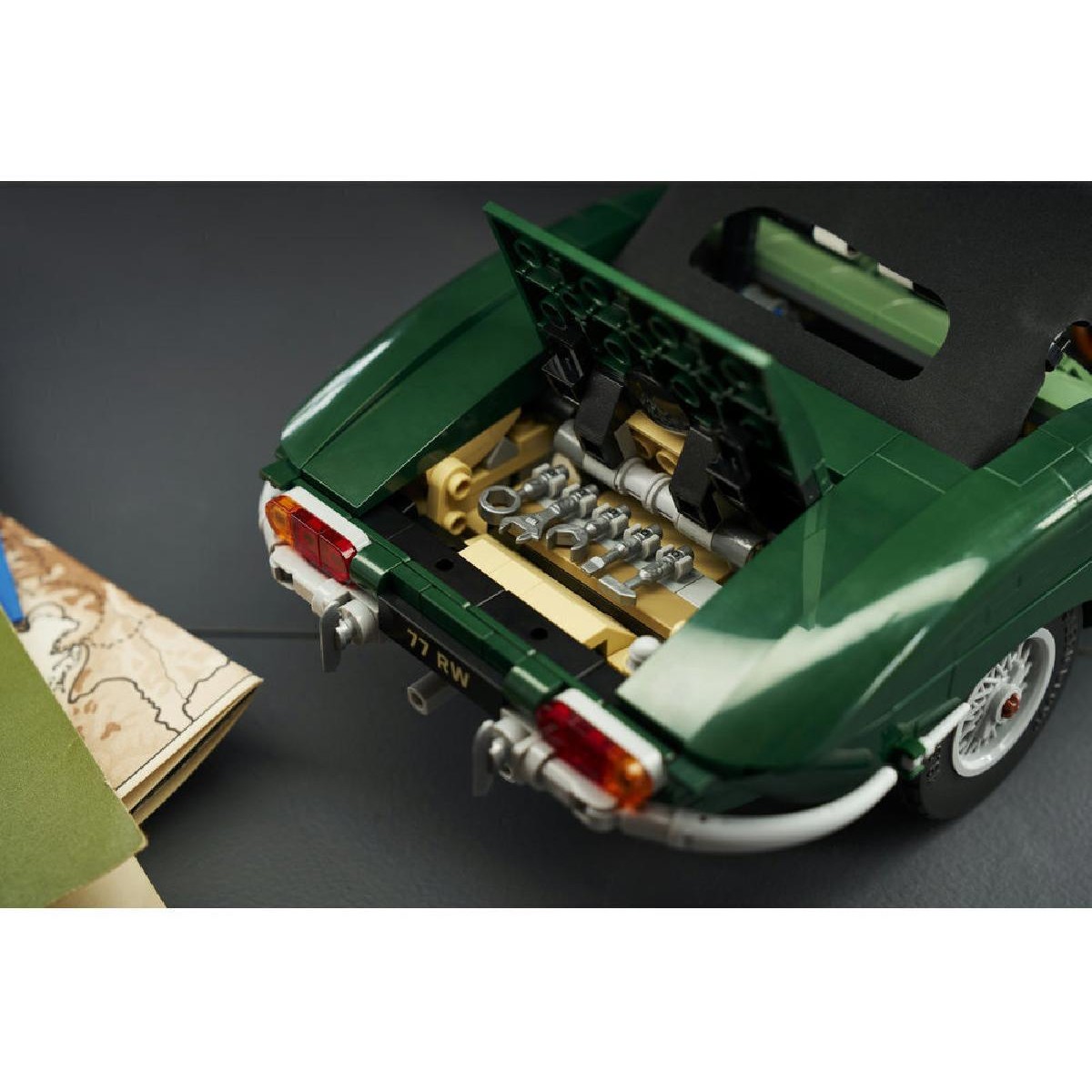 LEGO® Icons Jaguar E-Type (11381) LEGO® Icons Jaguar E-Type (11381)