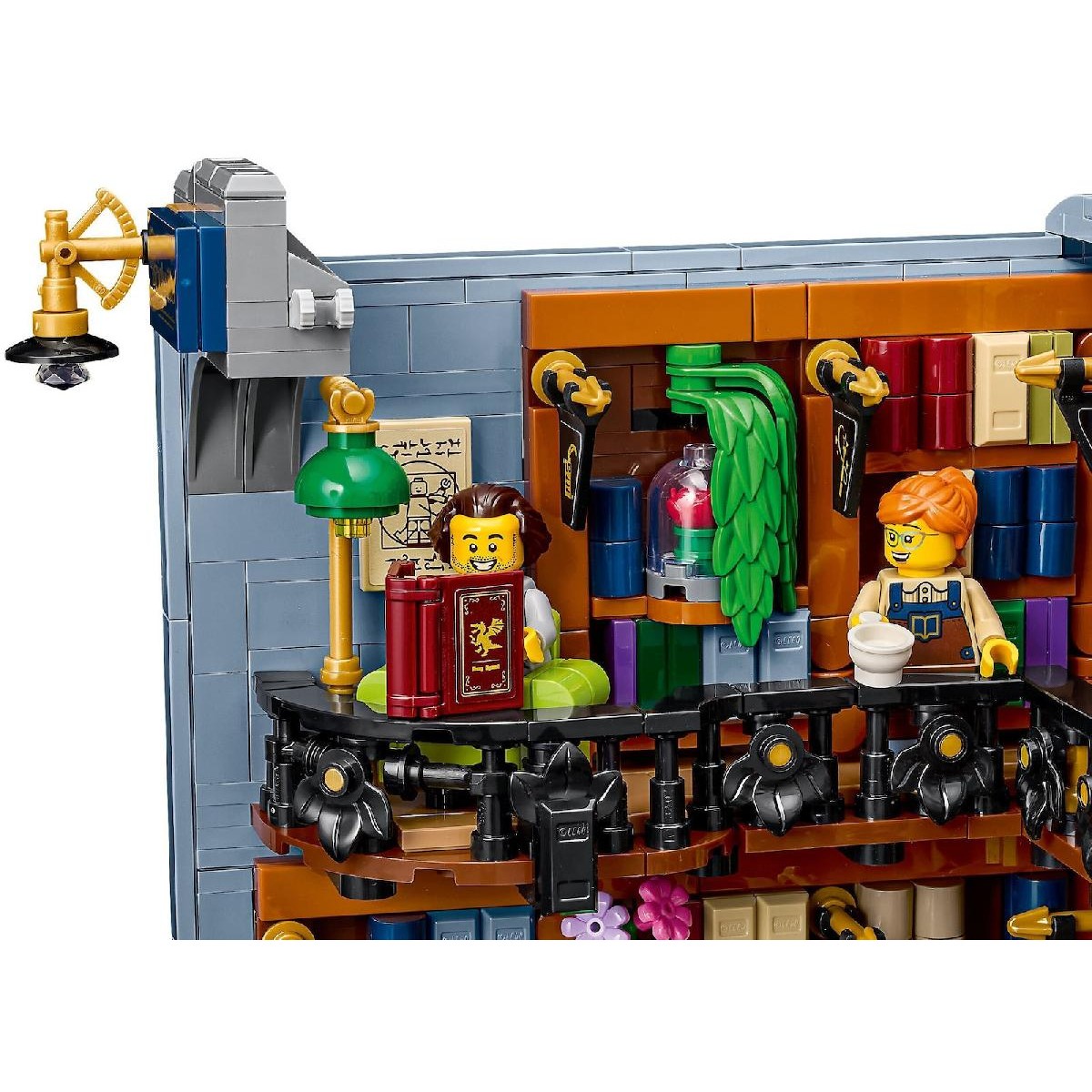 LEGO® Icons Bookstore:Book Nook (11379) LEGO® Icons Bookstore:Book Nook (11379)